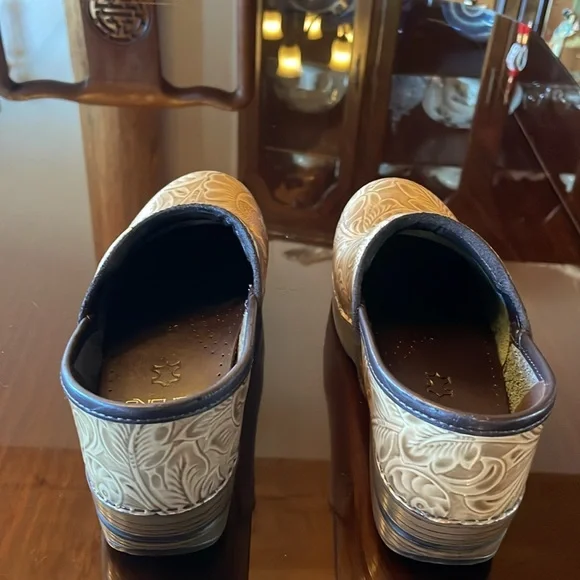 Dansko Clogs - Picture 2 of 9
